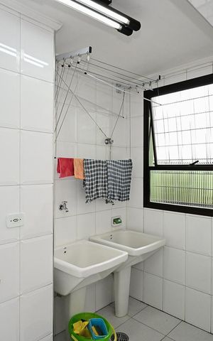 Casa à venda com 200m², 3 quartos e 3 vagasÁrea de Serviço 