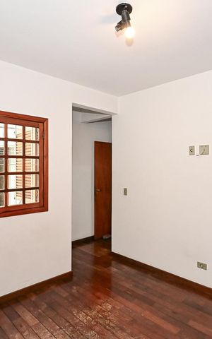 Casa à venda com 200m², 3 quartos e 3 vagasSuíte