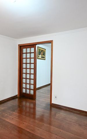Casa à venda com 200m², 3 quartos e 3 vagasSala