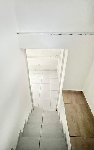 Casa para alugar com 40m², 1 quarto e sem vagaEscada