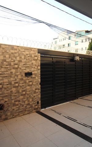 Casa para alugar com 300m², 3 quartos e 4 vagasQuintal