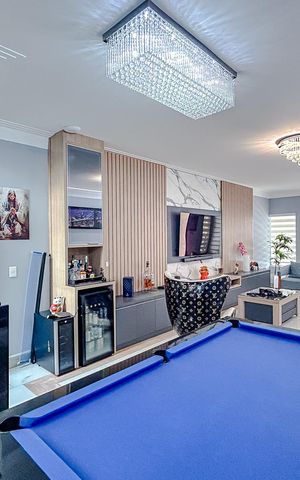 Casa à venda com 213m², 4 quartos e 4 vagasSala