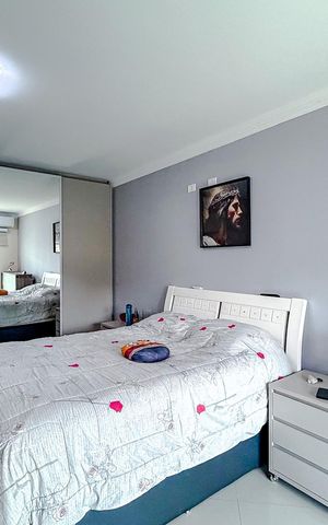 Casa à venda com 213m², 4 quartos e 4 vagasQuarto 4 - Suíte
