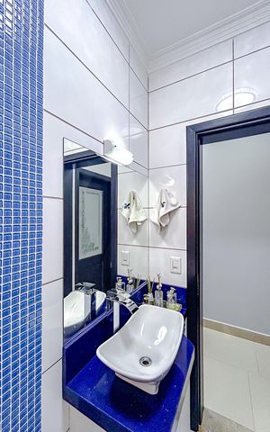 Casa à venda com 213m², 4 quartos e 4 vagasLavabo