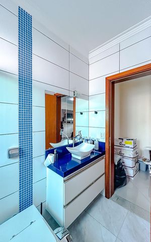 Casa à venda com 213m², 4 quartos e 4 vagasBanheiro da Suíte 1