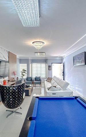 Casa à venda com 213m², 4 quartos e 4 vagasSala