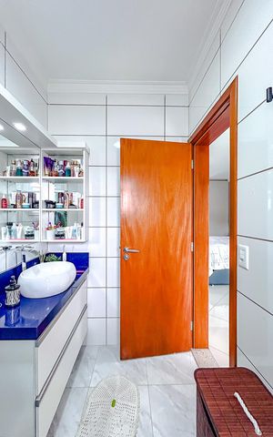 Casa à venda com 213m², 4 quartos e 4 vagasBanheiro da Suíte 4