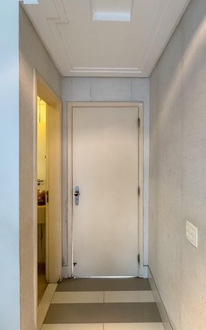 Casa de condomínio à venda com 232m², 3 quartos e 4 vagas Casa de condomínio à venda com 232m², 3 quartos e 4 vagasEntrada