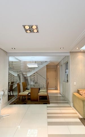 Casa de condomínio à venda com 232m², 3 quartos e 4 vagas Casa de condomínio à venda com 232m², 3 quartos e 4 vagasSala