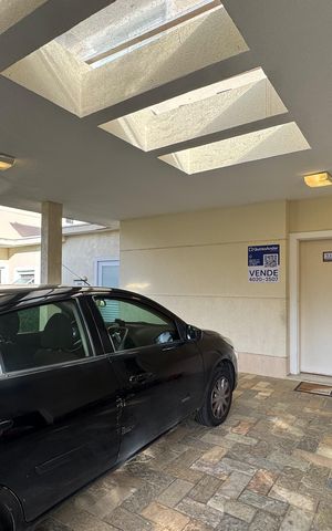 Casa de condomínio à venda com 232m², 3 quartos e 4 vagas Casa de condomínio à venda com 232m², 3 quartos e 4 vagasGaragem