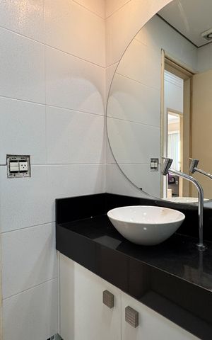 Casa de condomínio à venda com 232m², 3 quartos e 4 vagas Casa de condomínio à venda com 232m², 3 quartos e 4 vagasBanheiro Social