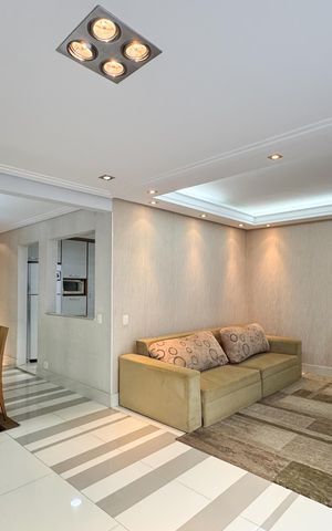 Casa de condomínio à venda com 232m², 3 quartos e 4 vagas Casa de condomínio à venda com 232m², 3 quartos e 4 vagasSala
