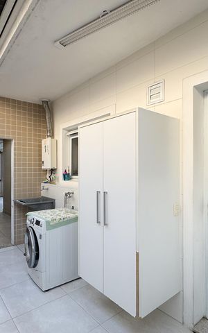 Casa de condomínio à venda com 232m², 3 quartos e 4 vagas Casa de condomínio à venda com 232m², 3 quartos e 4 vagasÁrea de Serviço