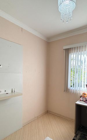 Casa de condomínio à venda com 232m², 3 quartos e 4 vagas Casa de condomínio à venda com 232m², 3 quartos e 4 vagasQuarto