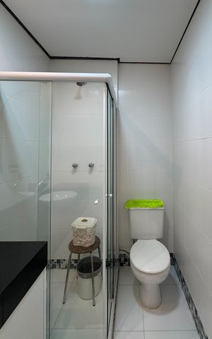 Casa de condomínio à venda com 232m², 3 quartos e 4 vagas Casa de condomínio à venda com 232m², 3 quartos e 4 vagasBanheiro Social