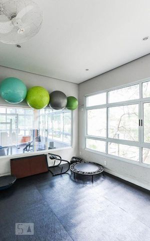 Casa de condomínio à venda com 232m², 3 quartos e 4 vagas Casa de condomínio à venda com 232m², 3 quartos e 4 vagasÁrea comum - Academia