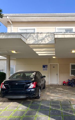 Casa de condomínio à venda com 232m², 3 quartos e 4 vagas Casa de condomínio à venda com 232m², 3 quartos e 4 vagasFachada