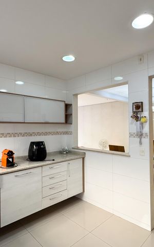 Casa de condomínio à venda com 232m², 3 quartos e 4 vagas Casa de condomínio à venda com 232m², 3 quartos e 4 vagasCozinha