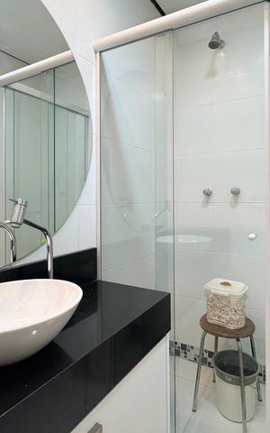 Casa de condomínio à venda com 232m², 3 quartos e 4 vagas Casa de condomínio à venda com 232m², 3 quartos e 4 vagasBanheiro Social
