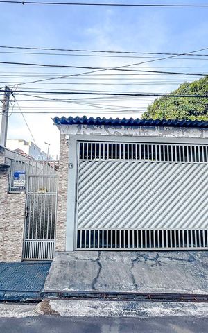 Casa para alugar com 127m², 2 quartos e 2 vagasFAchada com Plaquinha