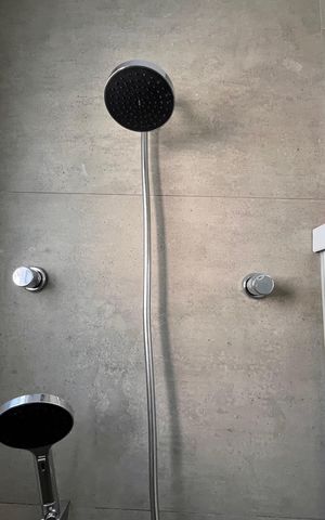 Studio para alugar com 25m², 0 quarto e sem vaga Studio para alugar com 25m², 0 quarto e sem vagaBanheiro