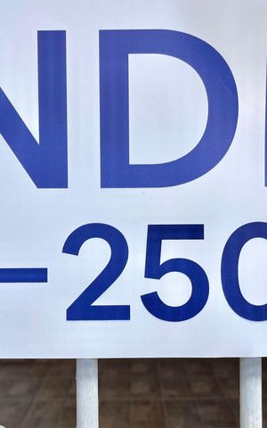 Casa à venda com 120m², 3 quartos e 2 vagasPlaquinha 