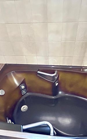Casa à venda com 354m², 4 quartos e 5 vagas Casa à venda com 354m², 4 quartos e 5 vagasBanheiro 4