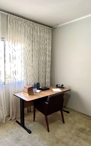 Casa à venda com 354m², 4 quartos e 5 vagas Casa à venda com 354m², 4 quartos e 5 vagasQuarto 2