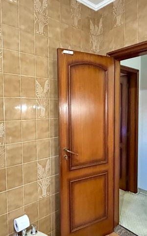 Casa à venda com 354m², 4 quartos e 5 vagas Casa à venda com 354m², 4 quartos e 5 vagasBanheiro 5