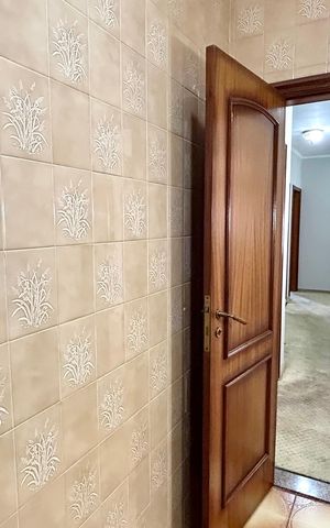 Casa à venda com 354m², 4 quartos e 5 vagas Casa à venda com 354m², 4 quartos e 5 vagasBanheiro 3