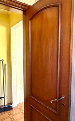 Casa à venda com 354m², 4 quartos e 5 vagas Casa à venda com 354m², 4 quartos e 5 vagasBanheiro 1