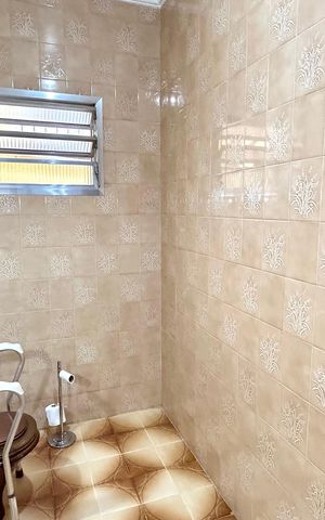 Casa à venda com 354m², 4 quartos e 5 vagas Casa à venda com 354m², 4 quartos e 5 vagasBanheiro 3