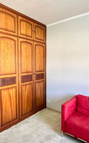 Casa à venda com 354m², 4 quartos e 5 vagas Casa à venda com 354m², 4 quartos e 5 vagasQuarto 2