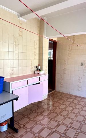 Casa à venda com 354m², 4 quartos e 5 vagas Casa à venda com 354m², 4 quartos e 5 vagasÁrea de Serviço