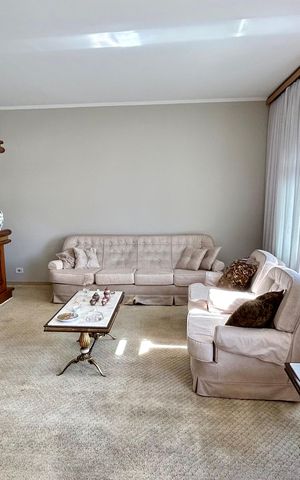 Casa à venda com 354m², 4 quartos e 5 vagas Casa à venda com 354m², 4 quartos e 5 vagasSala