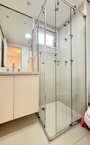 Apartamento à venda com 156m², 3 quartos e 3 vagas Apartamento à venda com 156m², 3 quartos e 3 vagasBanheiro da Suíte 1