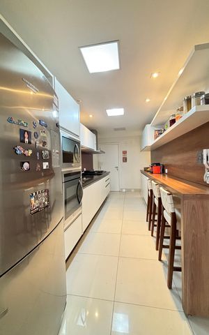 Apartamento à venda com 156m², 3 quartos e 3 vagas Apartamento à venda com 156m², 3 quartos e 3 vagasCozinha