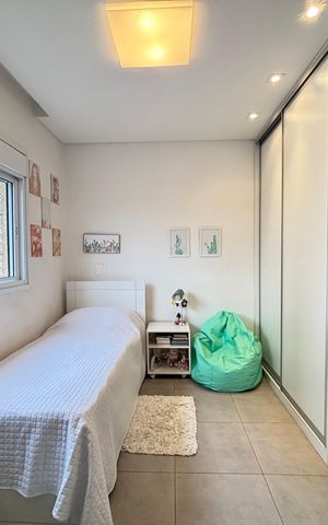 Apartamento à venda com 156m², 3 quartos e 3 vagas Apartamento à venda com 156m², 3 quartos e 3 vagasSuíte 1