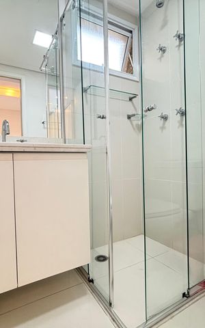 Apartamento à venda com 156m², 3 quartos e 3 vagas Apartamento à venda com 156m², 3 quartos e 3 vagasBanheiro da Suíte 1