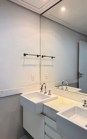 Apartamento à venda com 156m², 3 quartos e 3 vagas Apartamento à venda com 156m², 3 quartos e 3 vagasBanheiro da Suíte 2