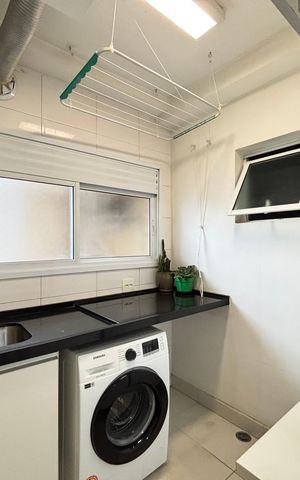 Apartamento à venda com 156m², 3 quartos e 3 vagas Apartamento à venda com 156m², 3 quartos e 3 vagasÁrea de Serviço