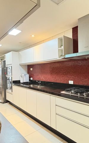 Apartamento à venda com 156m², 3 quartos e 3 vagas Apartamento à venda com 156m², 3 quartos e 3 vagasCozinha