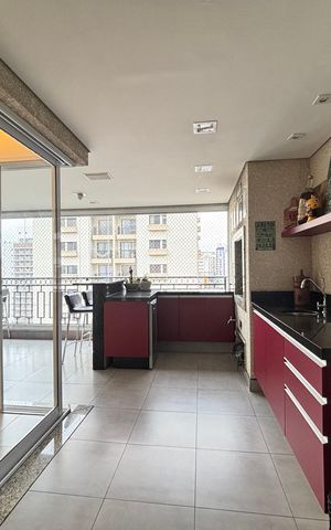 Apartamento à venda com 156m², 3 quartos e 3 vagas Apartamento à venda com 156m², 3 quartos e 3 vagasVaranda