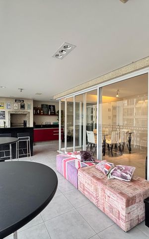 Apartamento à venda com 156m², 3 quartos e 3 vagas Apartamento à venda com 156m², 3 quartos e 3 vagasVaranda