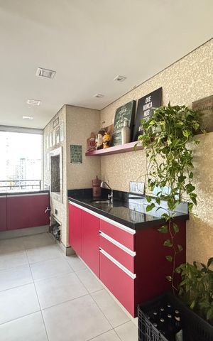 Apartamento à venda com 156m², 3 quartos e 3 vagas Apartamento à venda com 156m², 3 quartos e 3 vagasVaranda