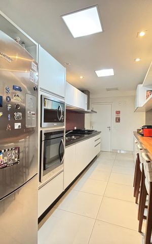 Apartamento à venda com 156m², 3 quartos e 3 vagas Apartamento à venda com 156m², 3 quartos e 3 vagasCozinha