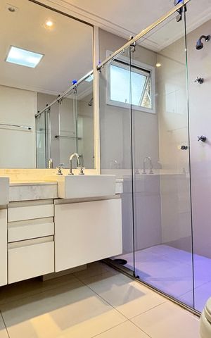 Apartamento à venda com 156m², 3 quartos e 3 vagas Apartamento à venda com 156m², 3 quartos e 3 vagasBanheiro da Suíte 2