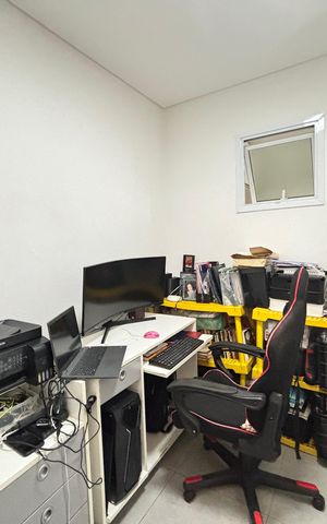 Apartamento à venda com 156m², 3 quartos e 3 vagas Apartamento à venda com 156m², 3 quartos e 3 vagasEscritório