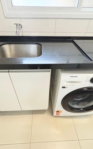 Apartamento à venda com 156m², 3 quartos e 3 vagas Apartamento à venda com 156m², 3 quartos e 3 vagasÁrea de Serviço