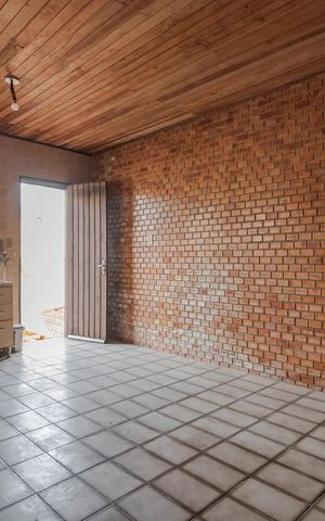 Casa à venda com 164m², 2 quartos e 4 vagas Casa à venda com 164m², 2 quartos e 4 vagasCozinha e Área de Serviço